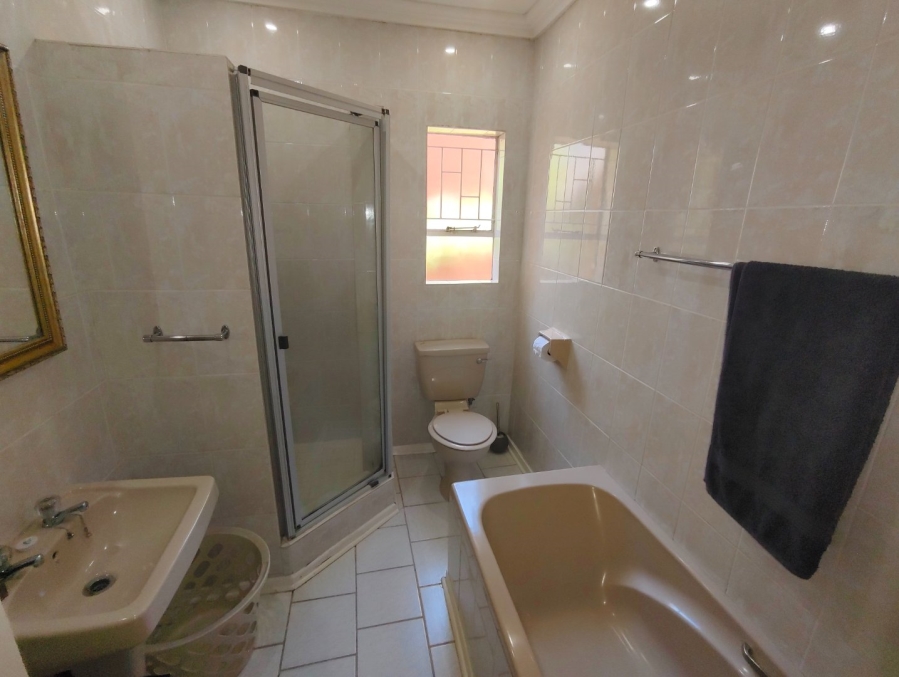 To Let 3 Bedroom Property for Rent in Pentagon Park Free State